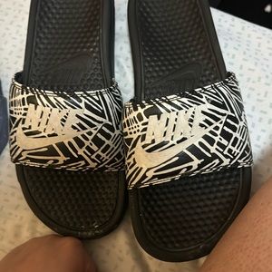 Nike women’s slippers